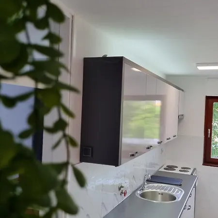 Beautiful, New, Centre Apartment, *